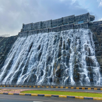 Khorfakkan-Waterfalls,-Sharjah